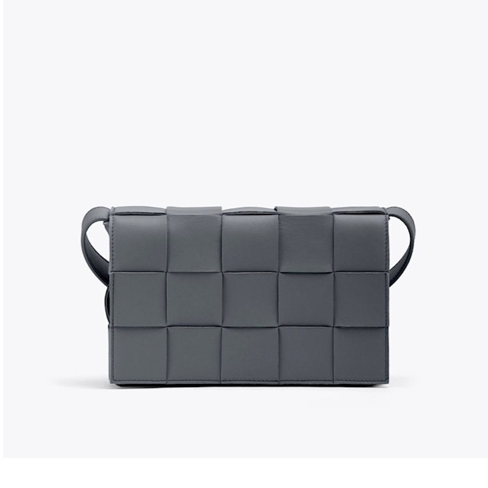 Bottega Veneta Cassette Leather Crossbody bag in dark grey. Brand new never worn